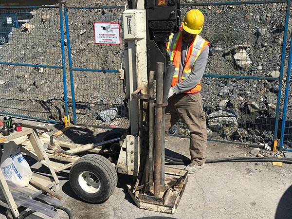 Forage de sols pour &eacute;valuation environnementale de phase III.