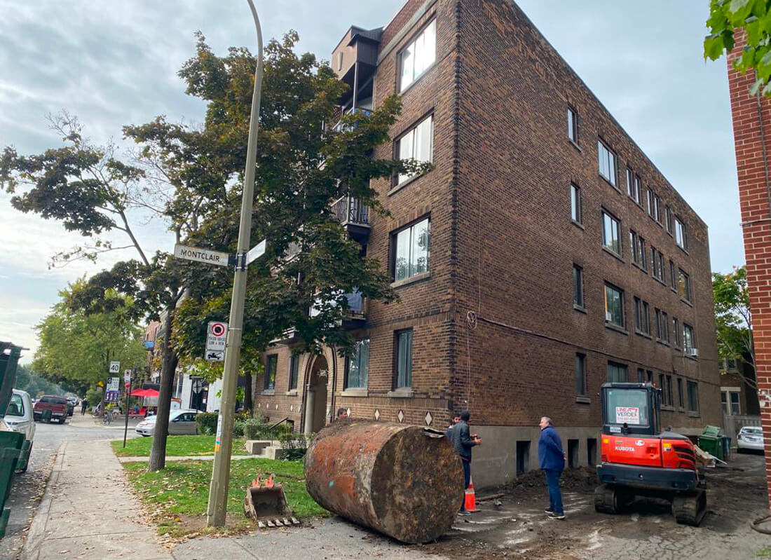 Enl&egrave;vement de r&eacute;servoir par des experts ing&eacute;nieurs environnementaux.